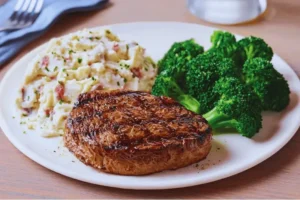 Applebee's 6 oz. Top Sirloin steak, a free Veterans Day entree option