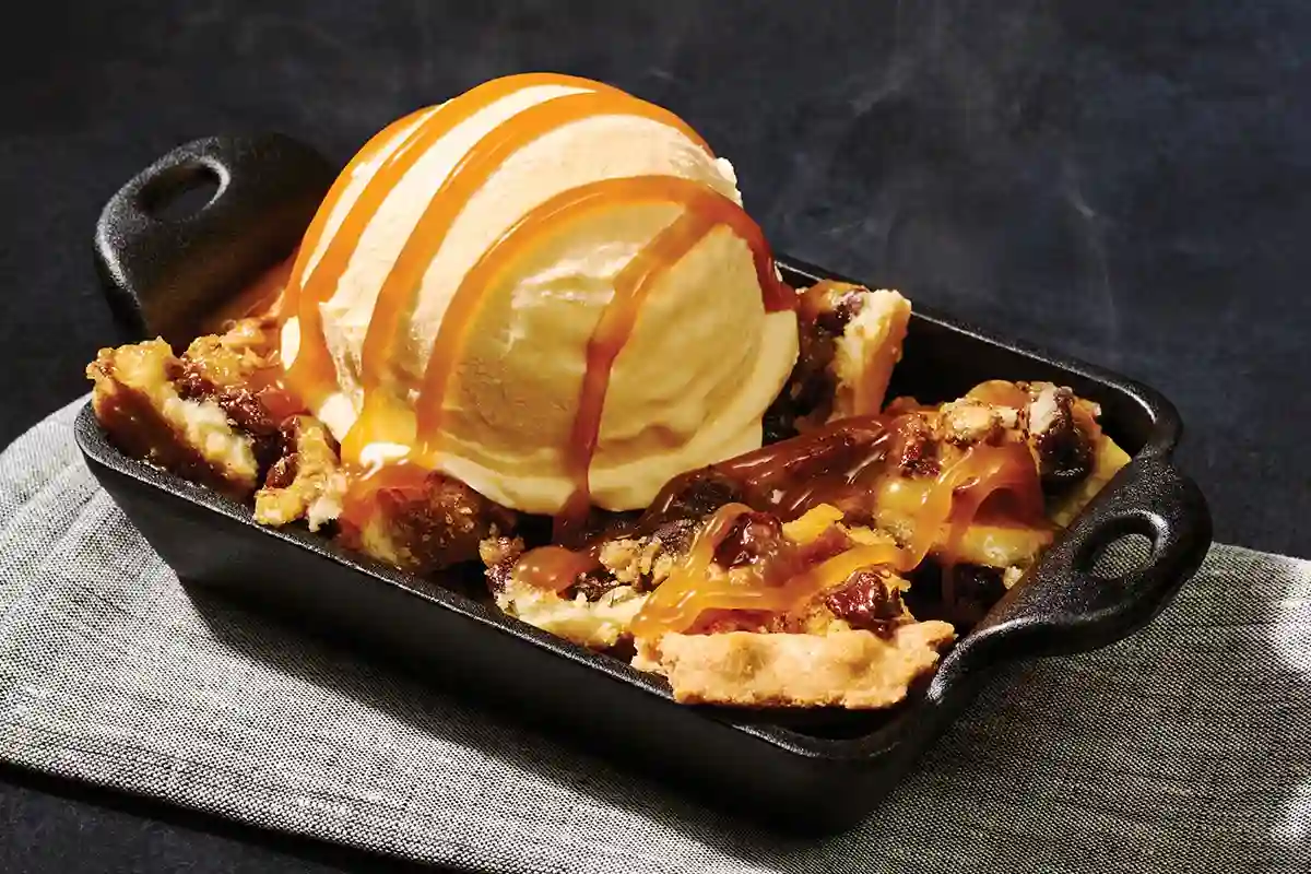 Applebee's Sizzlin’ Cookie Dough Pie