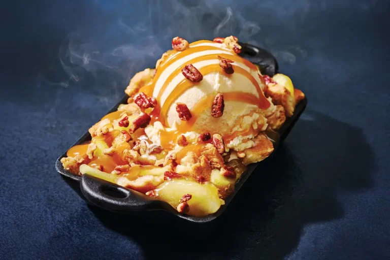 Applebee's Sizzlin’ Caramel Apple Pie